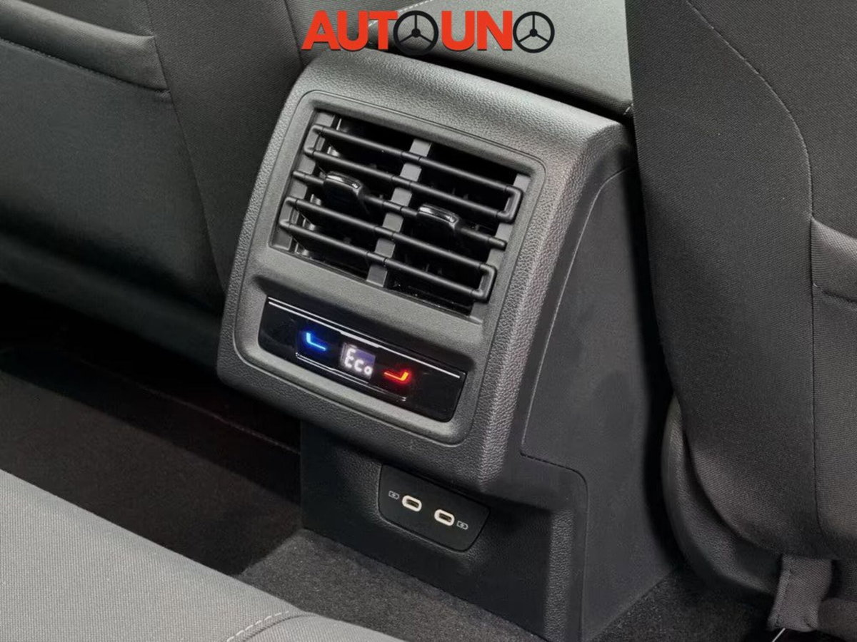 Volkswagen Golf 1.4 TSI eHYBRID 204 CV DSG Style (16)