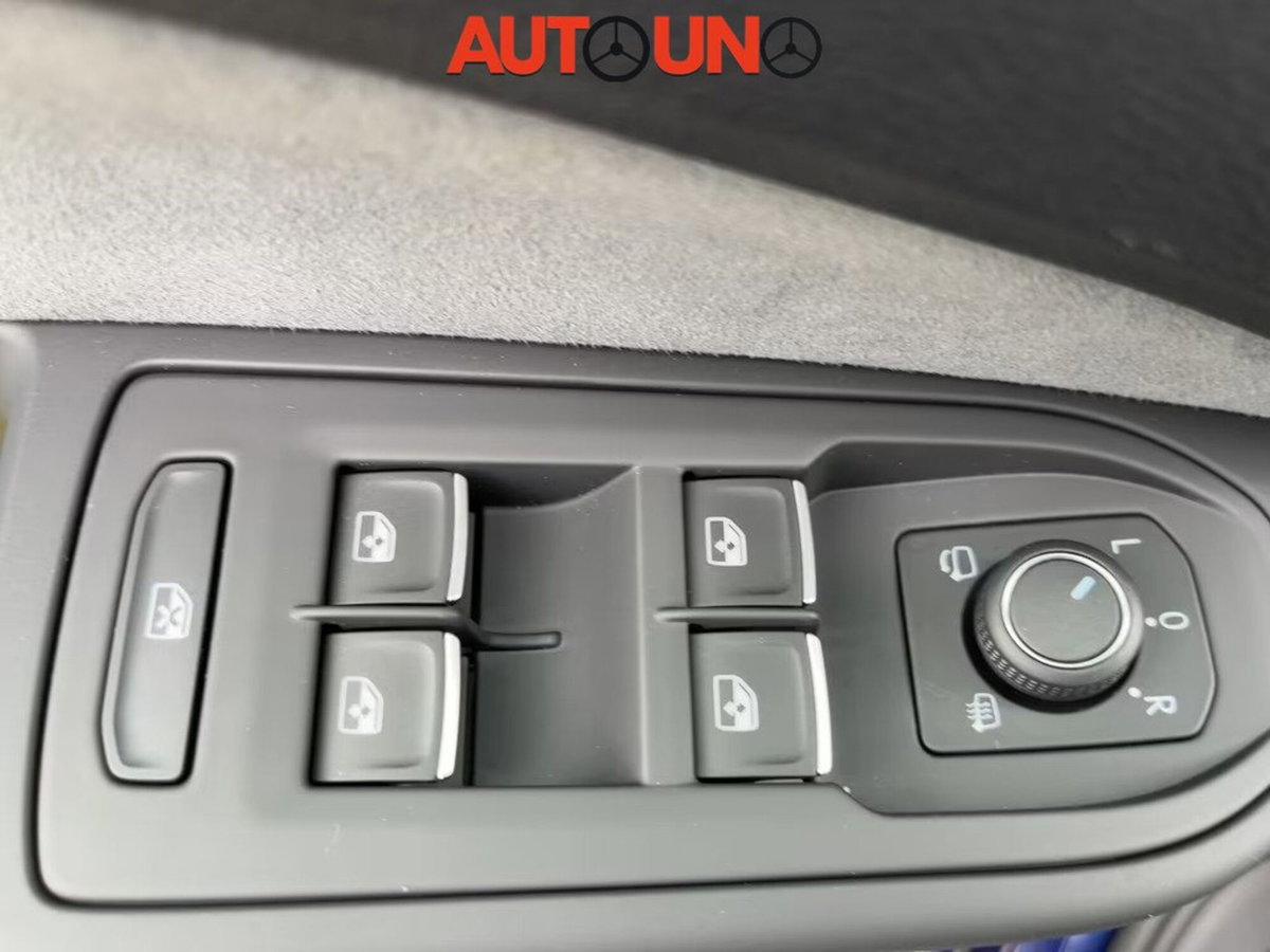 Volkswagen Golf 2.0 TSI GTI DSG (19)