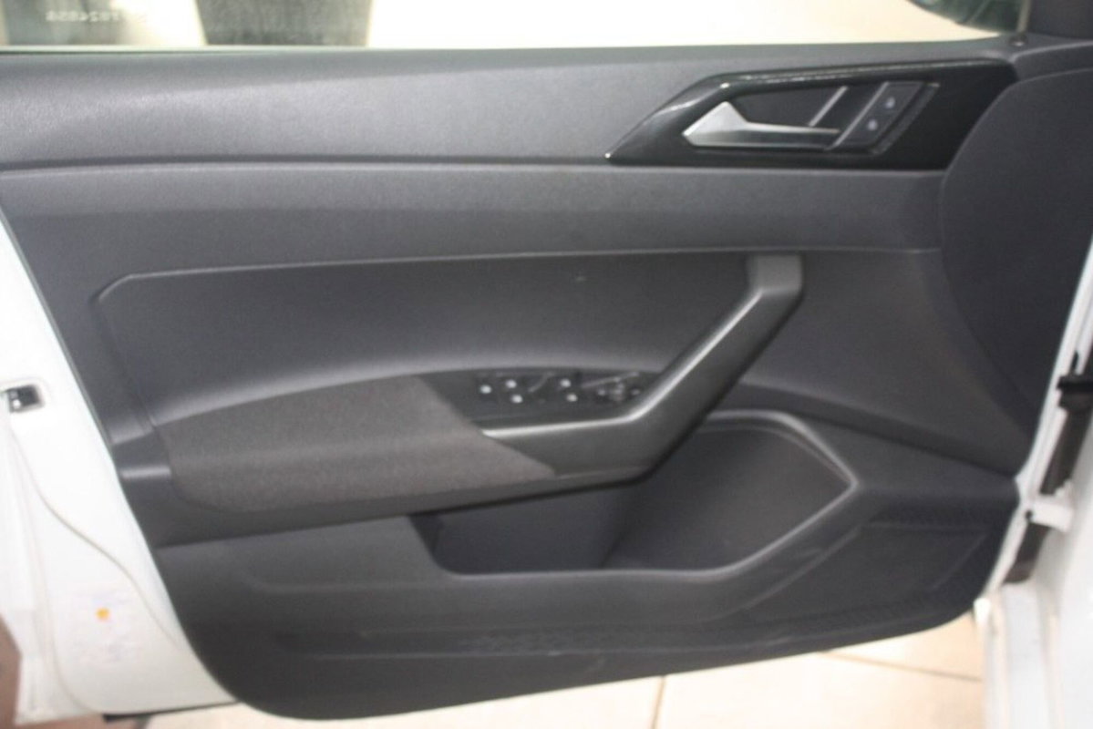 Volkswagen Polo 1.0 tsi Life 95cv (11)