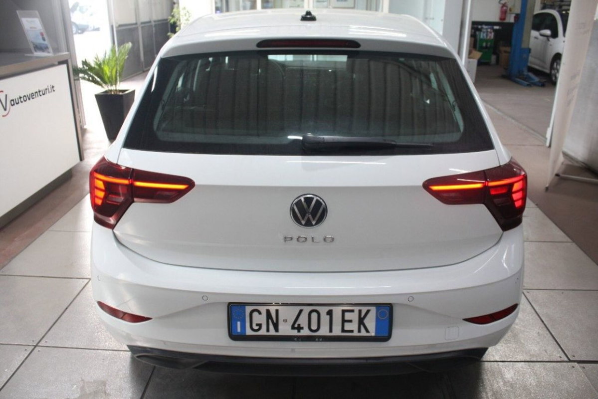 Volkswagen Polo 1.0 tsi Life 95cv (6)