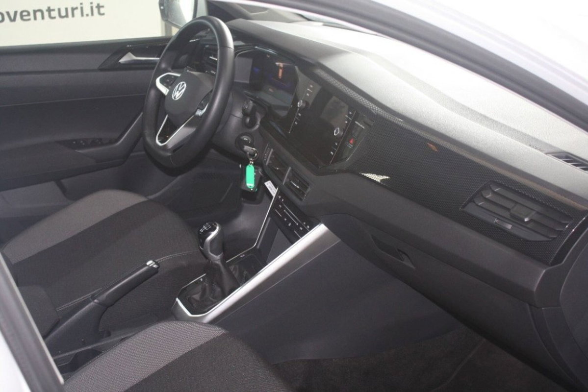 Volkswagen Polo 1.0 tsi Life 95cv (8)