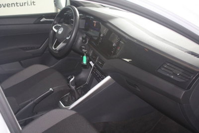 Volkswagen Polo 1.0 tsi Life 95cv (8)