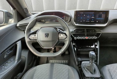 Peugeot 2008 PureTech 100 S&S Allure (7)