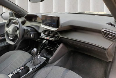 Peugeot 2008 PureTech 100 S&S Allure (8)