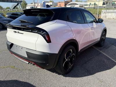 Alfa Romeo Junior 1.2 ibrida Speciale 145cv edct6 (4)