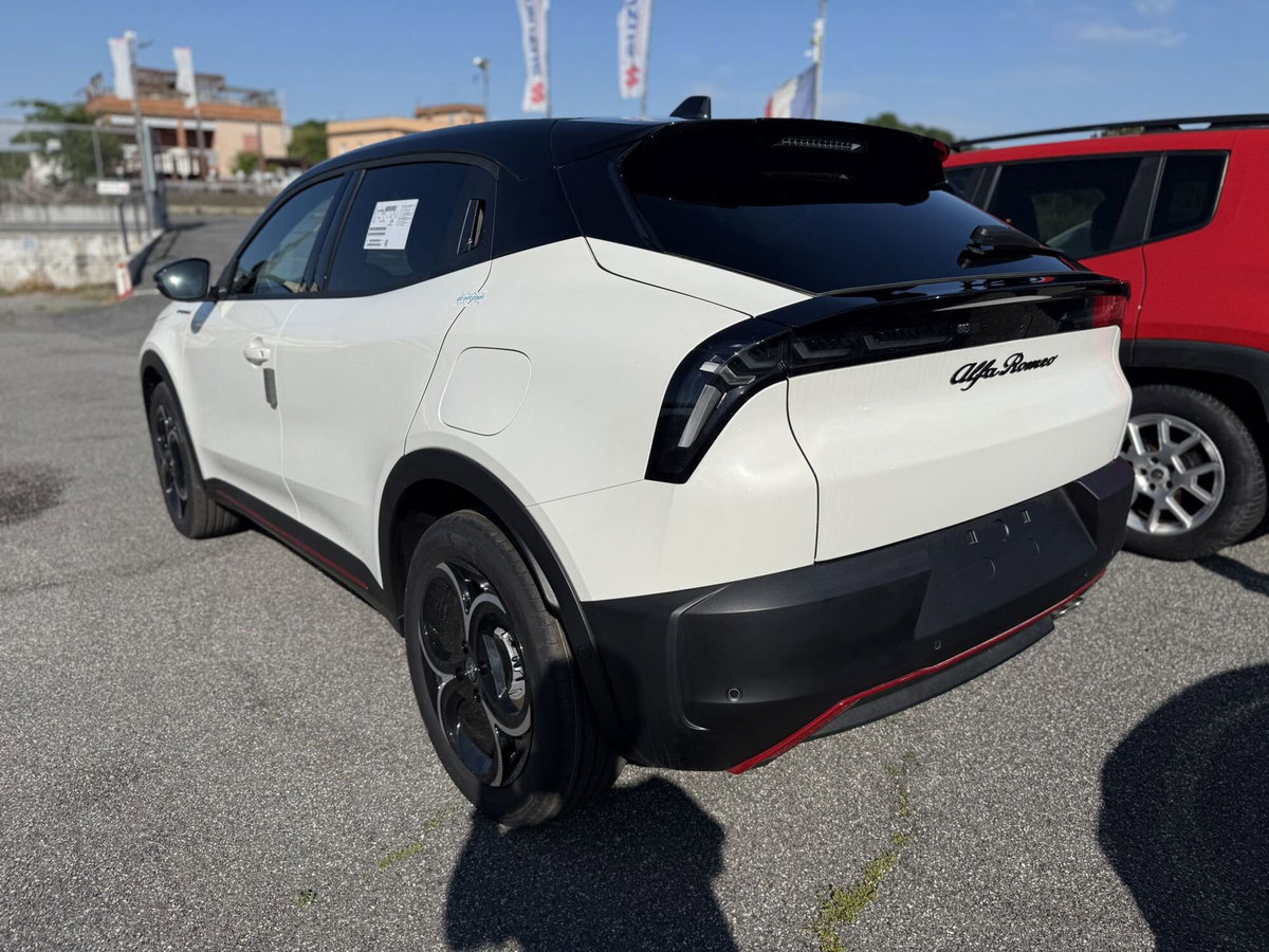 Alfa Romeo Junior 1.2 ibrida Speciale 145cv edct6 (6)
