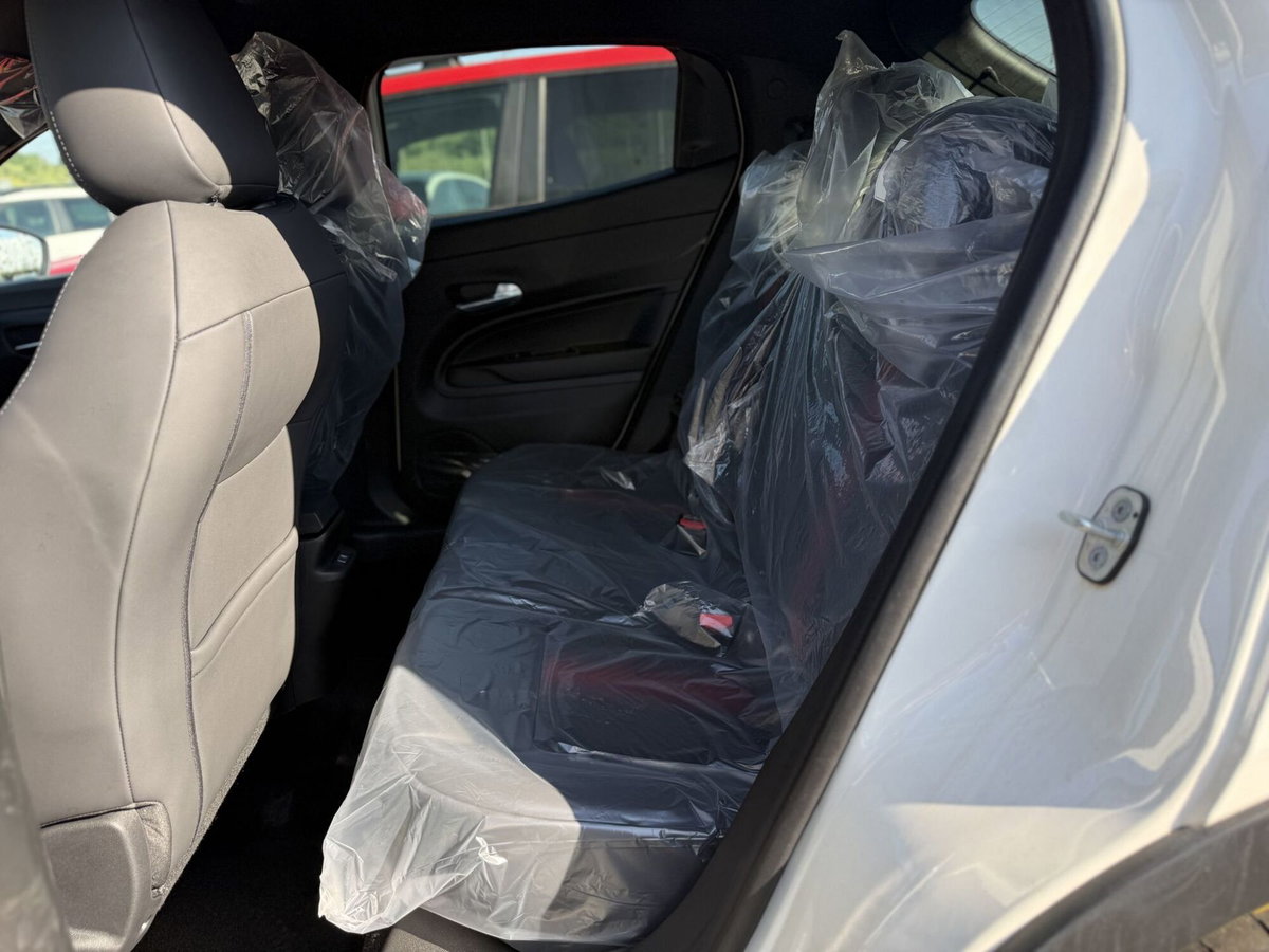 Alfa Romeo Junior 1.2 ibrida Speciale 145cv edct6 (9)