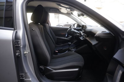 Peugeot 2008 PureTech 130 S&S EAT8 Active Pack (10)