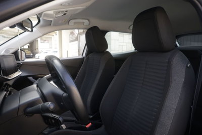 Peugeot 2008 PureTech 130 S&S EAT8 Active Pack (16)
