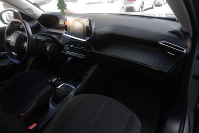 Peugeot 2008 PureTech 130 S&S EAT8 Active Pack (8)