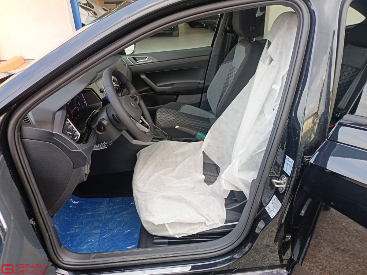 Volkswagen Taigo 1.0 tsi R-Line 115cv dsg (6)