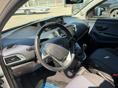 Lancia Ypsilon 1.0 FireFly 5 porte S&S Hybrid Gold Plus (8)