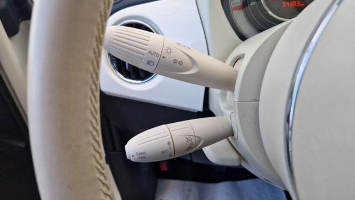 Fiat 500 1.0 Hybrid Red (8)