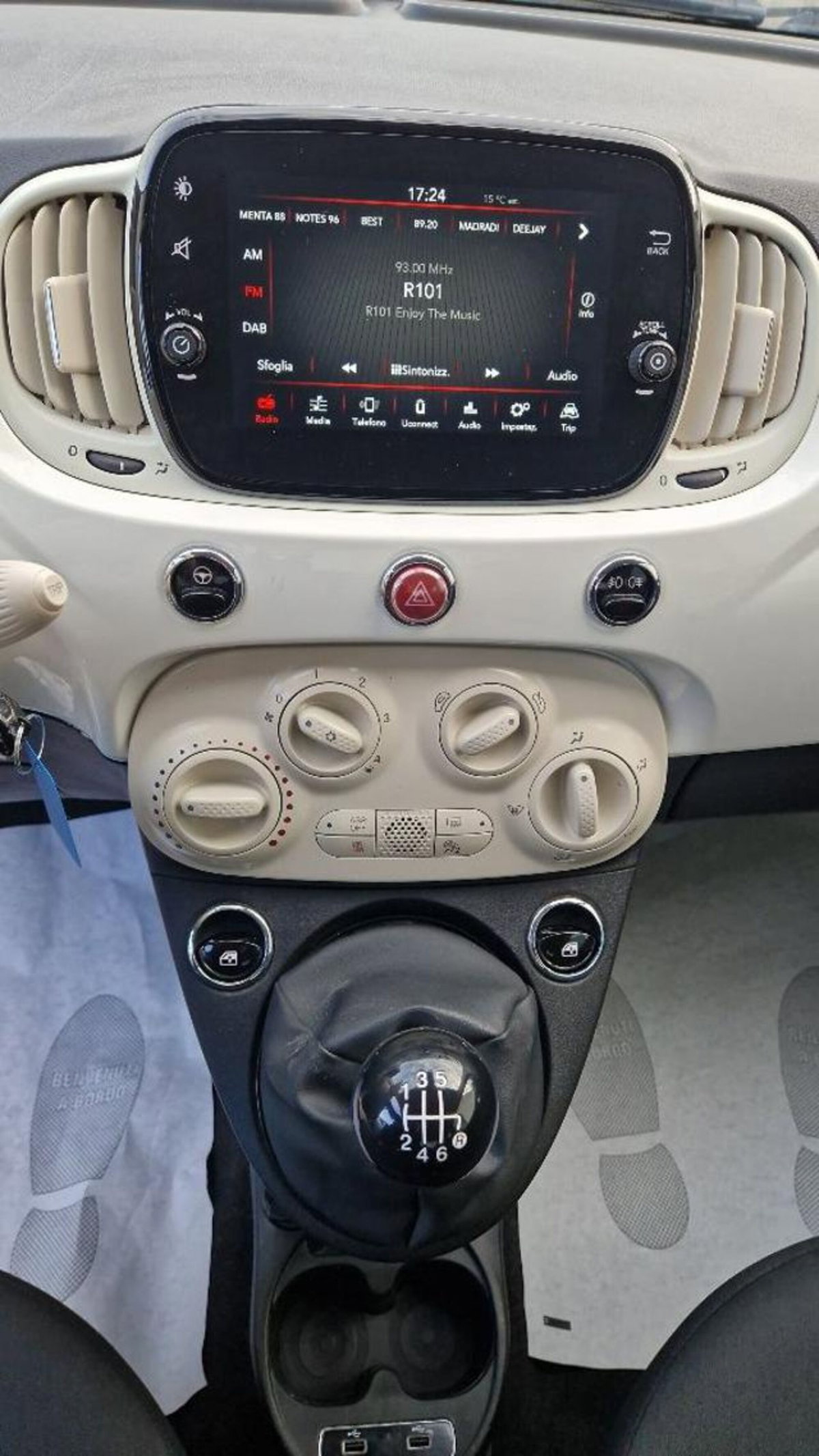 Fiat 500 1.0 Hybrid Red (9)