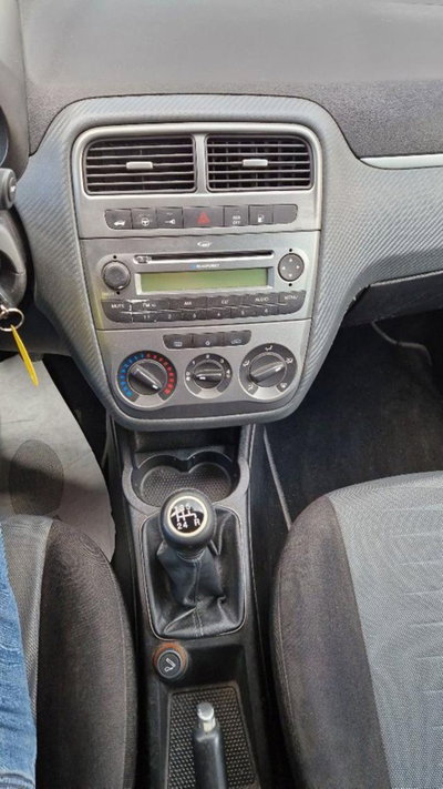 Fiat Grande Punto 1.4 5 porte Dynamic Natural Power (10)