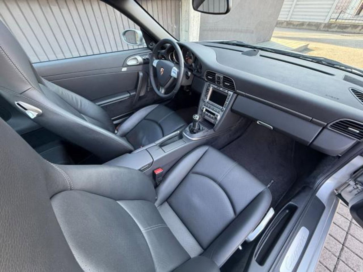 Porsche 911 Coupé Carrera 4 (11)