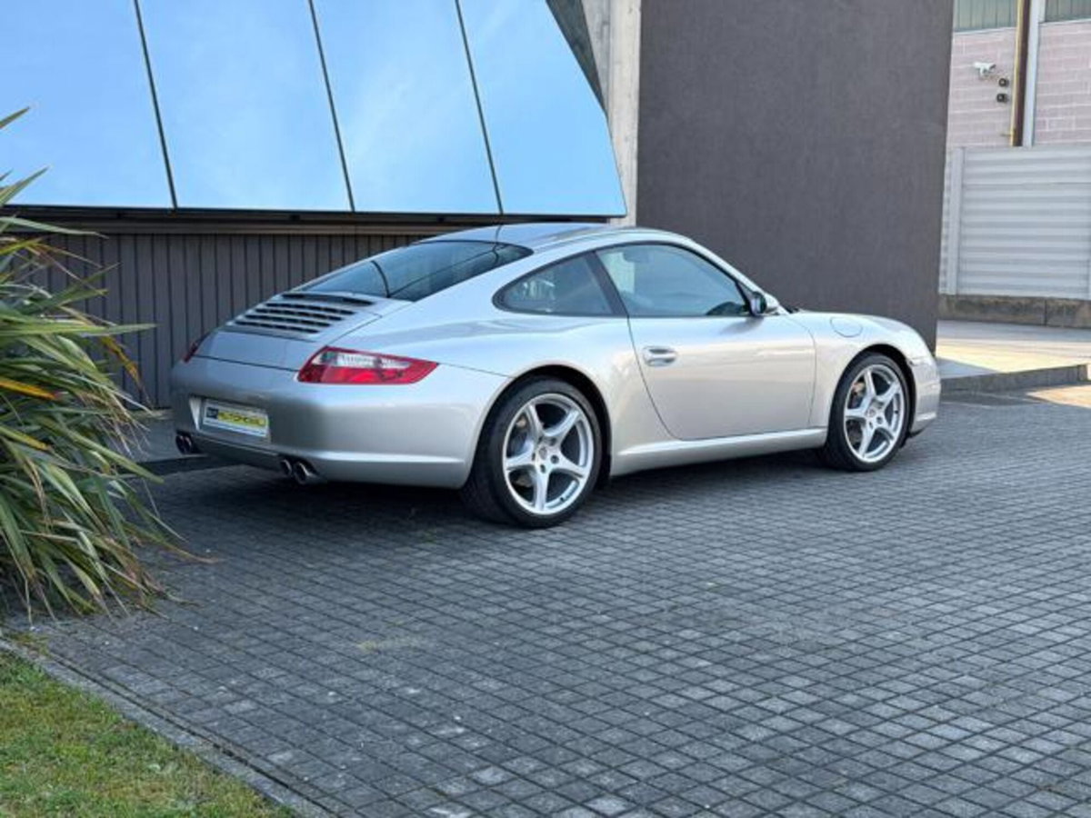 Porsche 911 Coupé Carrera 4 (5)