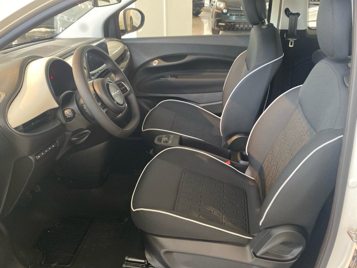 Fiat 500 Cabrio e Cabrio 42 kWh Icon (17)
