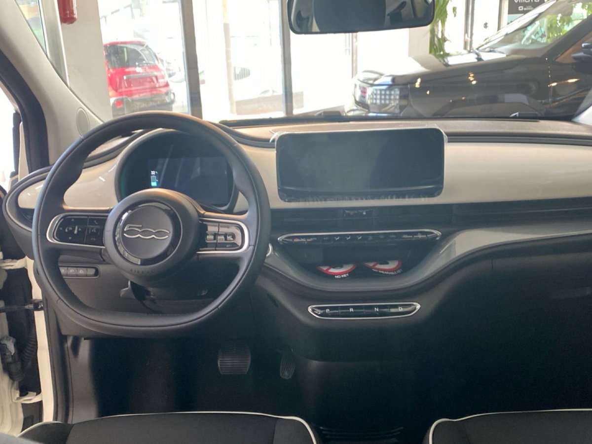 Fiat 500 Cabrio e Cabrio 42 kWh Icon (18)