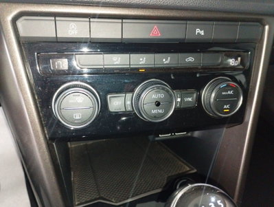 Volkswagen T-Roc 1.0 tsi Style 115cv (17)
