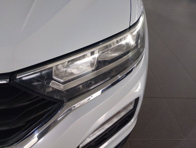 Volkswagen T-Roc 1.0 tsi Style 115cv (9)