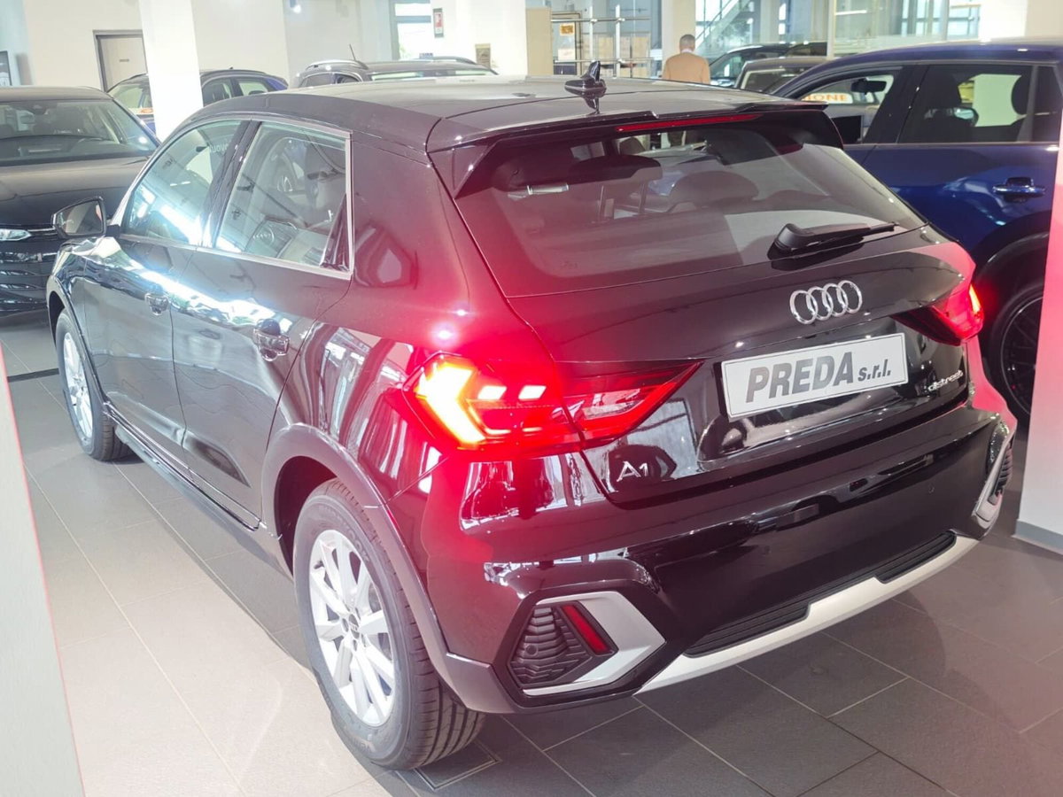 Audi A1 allstreet 30 1.0 tfsi Business 116cv s tronic (6)