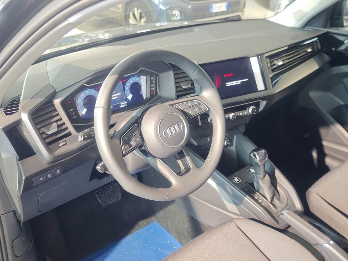 Audi A1 allstreet 30 1.0 tfsi Business 116cv s tronic (9)