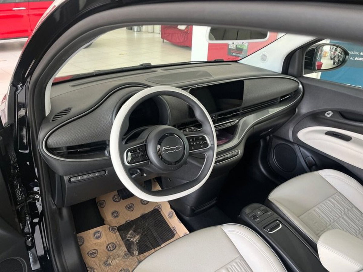 Fiat 500 Cabrio La Prima by Bocelli Cabrio 42 kWh (11)