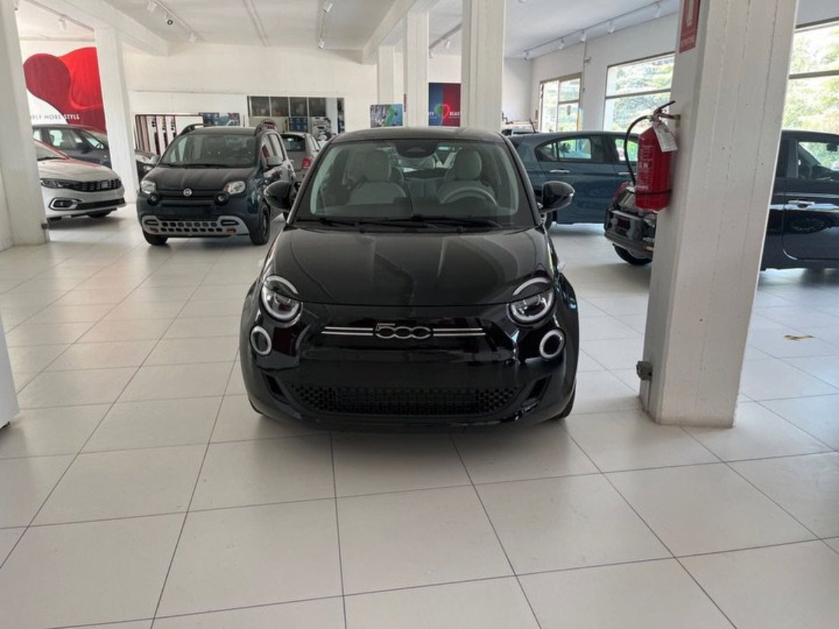 Fiat 500 Cabrio La Prima by Bocelli Cabrio 42 kWh (2)