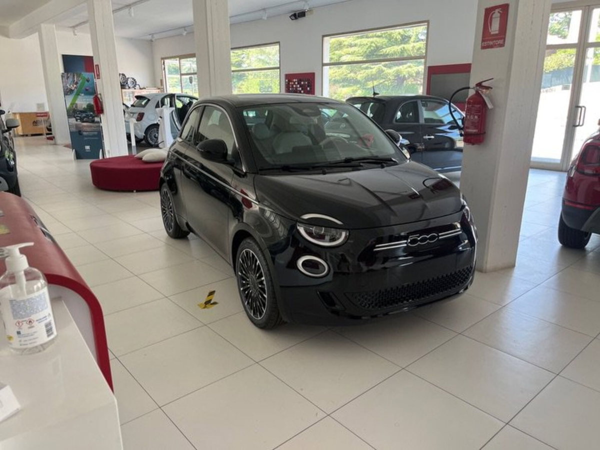Fiat 500 Cabrio La Prima by Bocelli Cabrio 42 kWh (3)