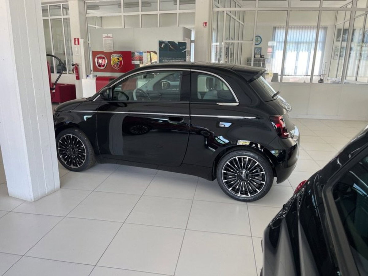 Fiat 500 Cabrio La Prima by Bocelli Cabrio 42 kWh (6)