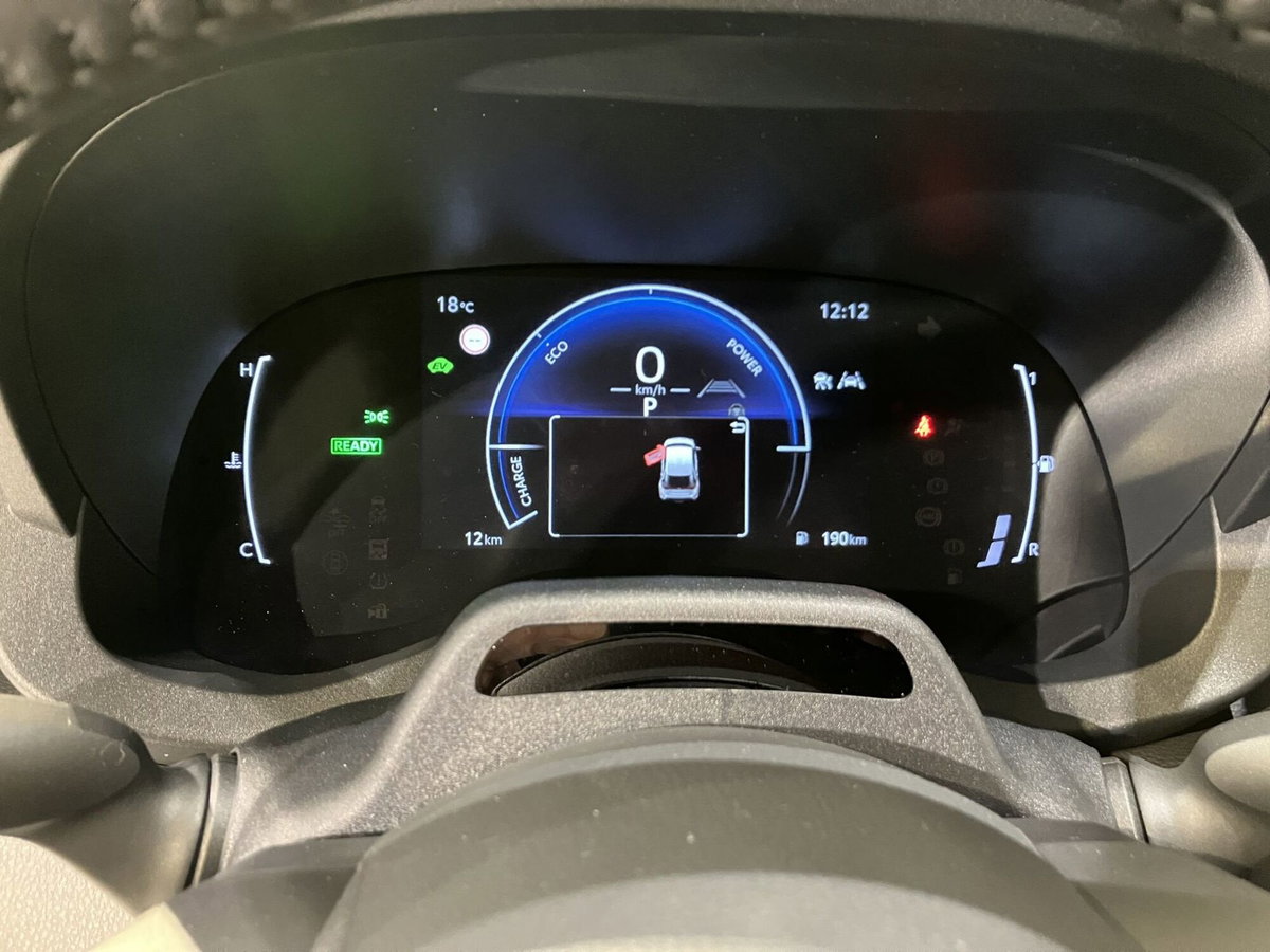 Toyota Yaris Cross Trend fwd 130cv e-cvt (18)