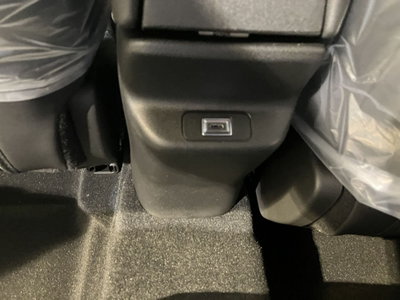 Jeep Avenger 1.2 turbo e-hybrid mhev Summit fwd 110cv edct6 (17)