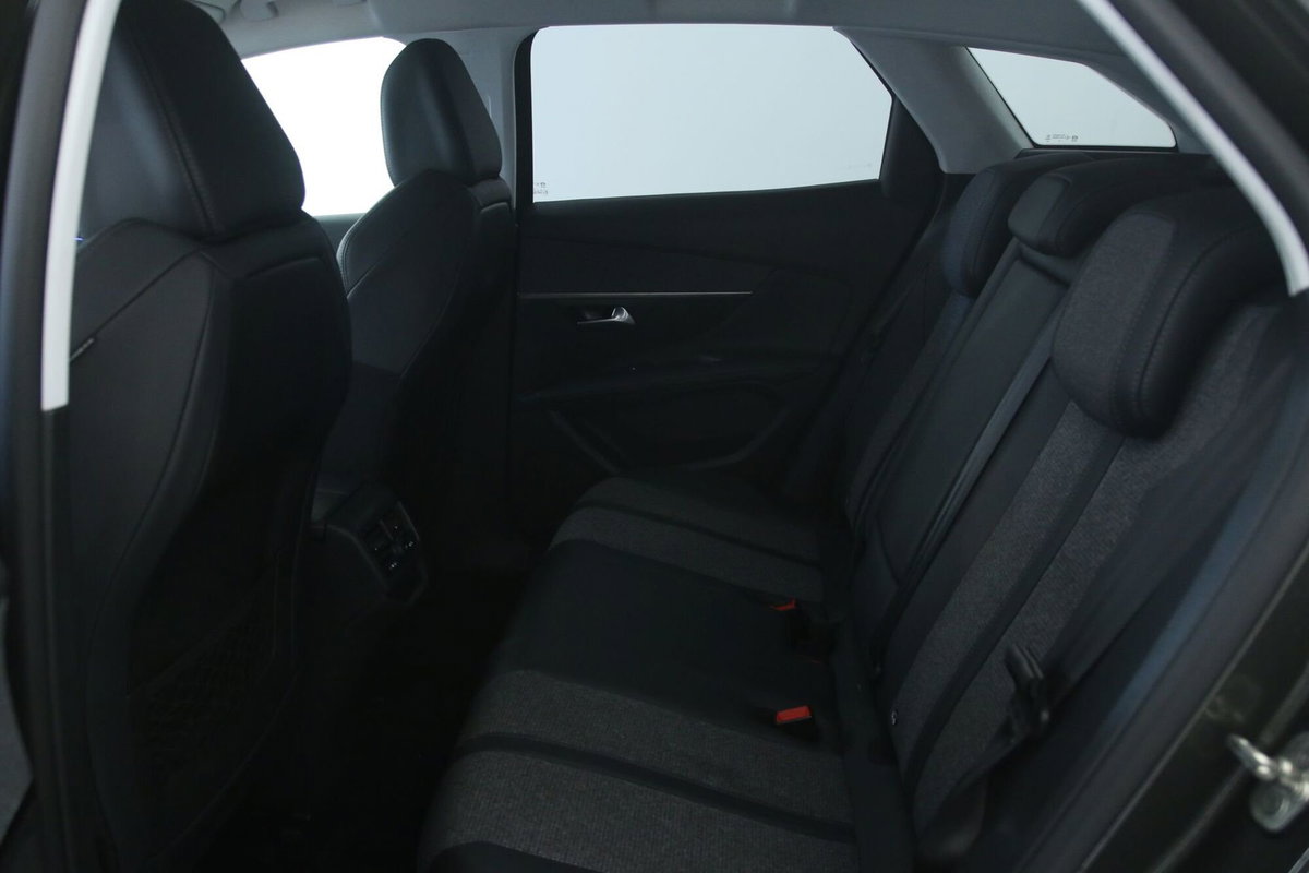 Peugeot 3008 BlueHDi 130 S&S EAT8 Allure Pack (8)