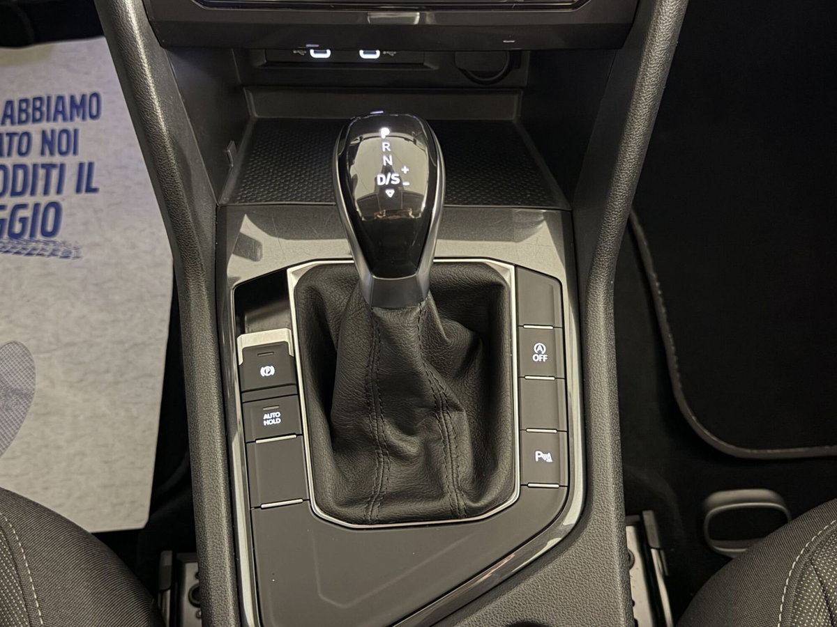 Volkswagen Tiguan Allspace 1.5 tsi Life dsg (11)