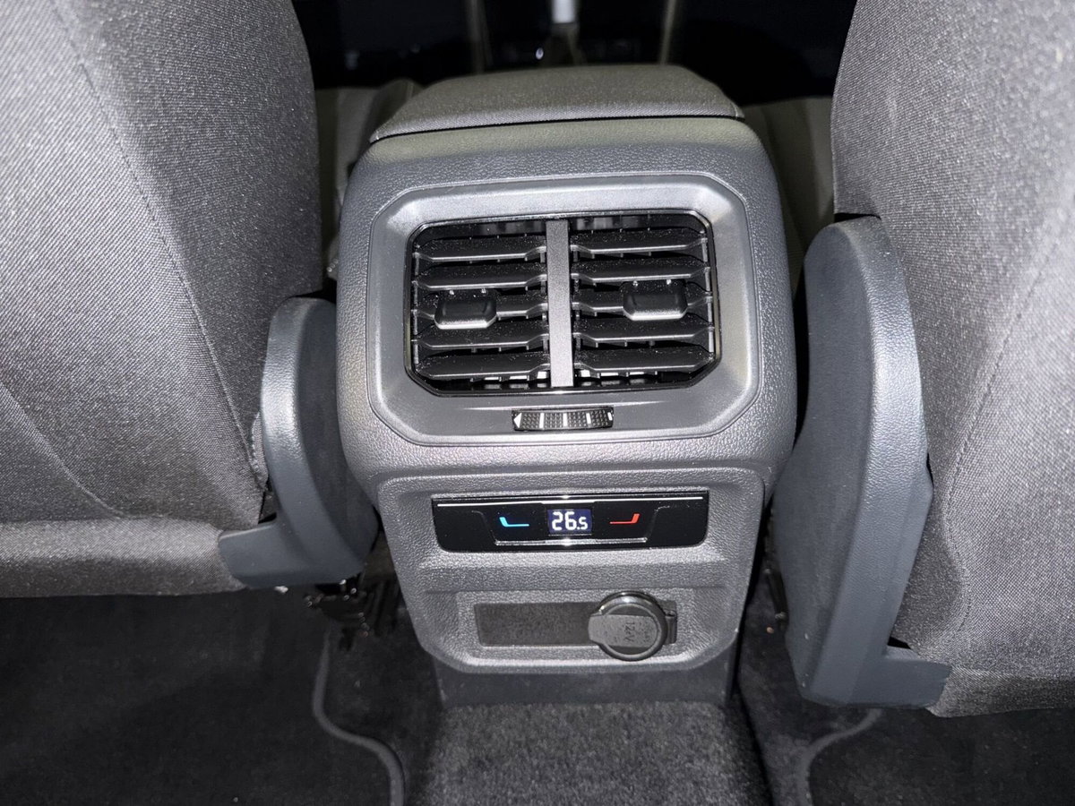 Volkswagen Tiguan Allspace 1.5 tsi Life dsg (8)