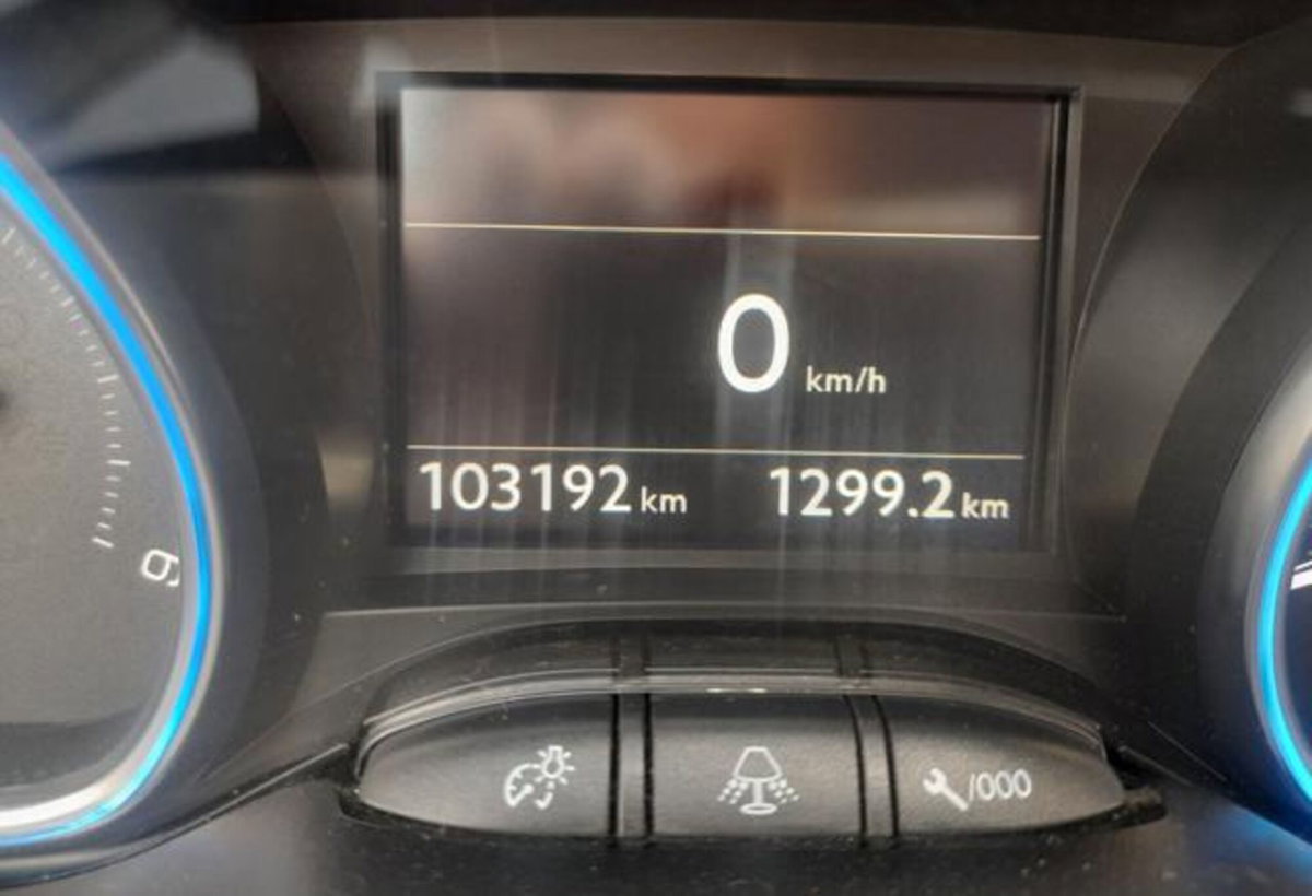 Peugeot 2008 e-HDi 92 CV Stop&Start Active (13)