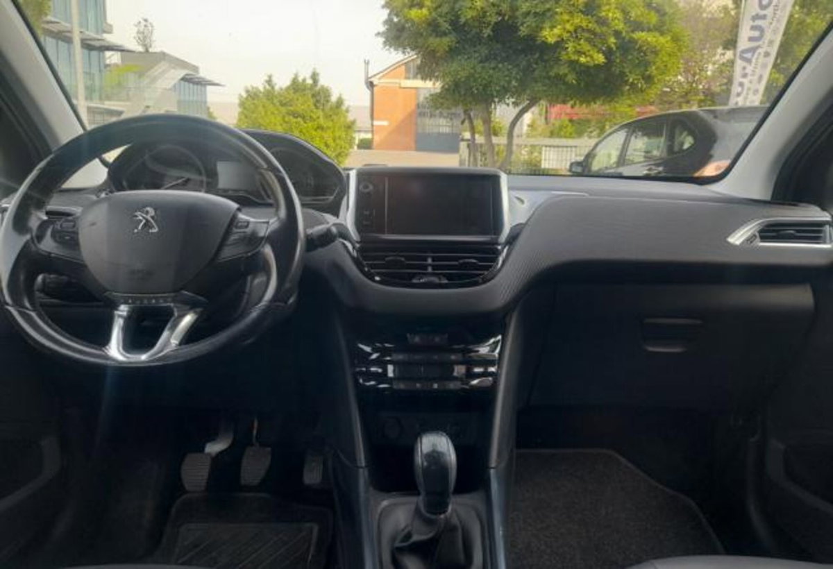 Peugeot 2008 e-HDi 92 CV Stop&Start Active (8)
