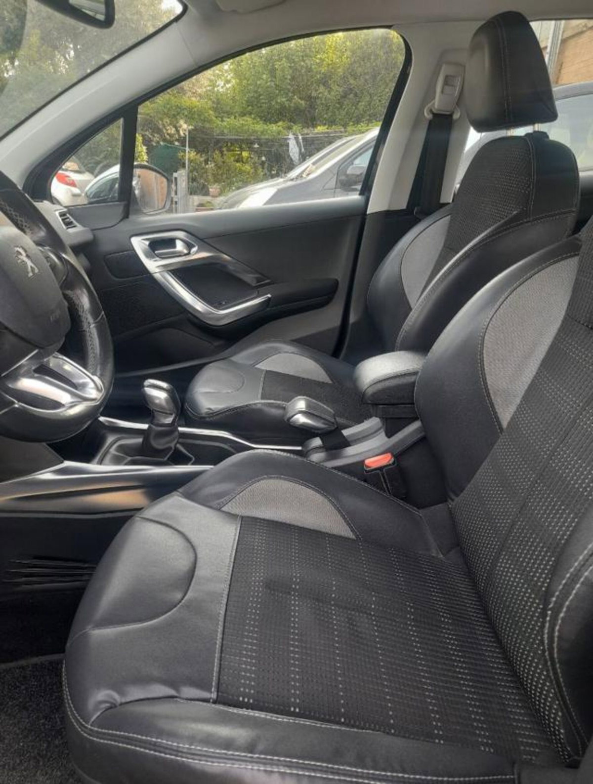 Peugeot 2008 e-HDi 92 CV Stop&Start Active (9)