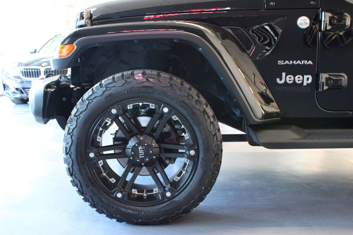 Jeep Wrangler Unlimited 2.0 Turbo Sahara (8)