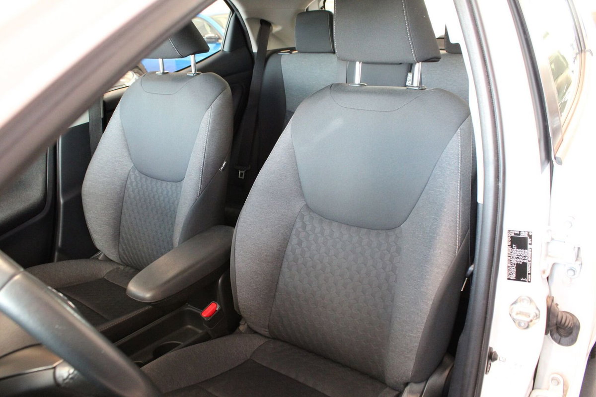 Toyota Yaris 1.5 Hybrid 5 porte Trend (10)
