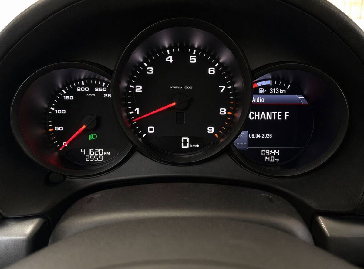 Porsche Cayman 2.7 (4)