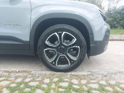 Jeep Avenger 1.2 turbo Summit fwd 100cv (9)
