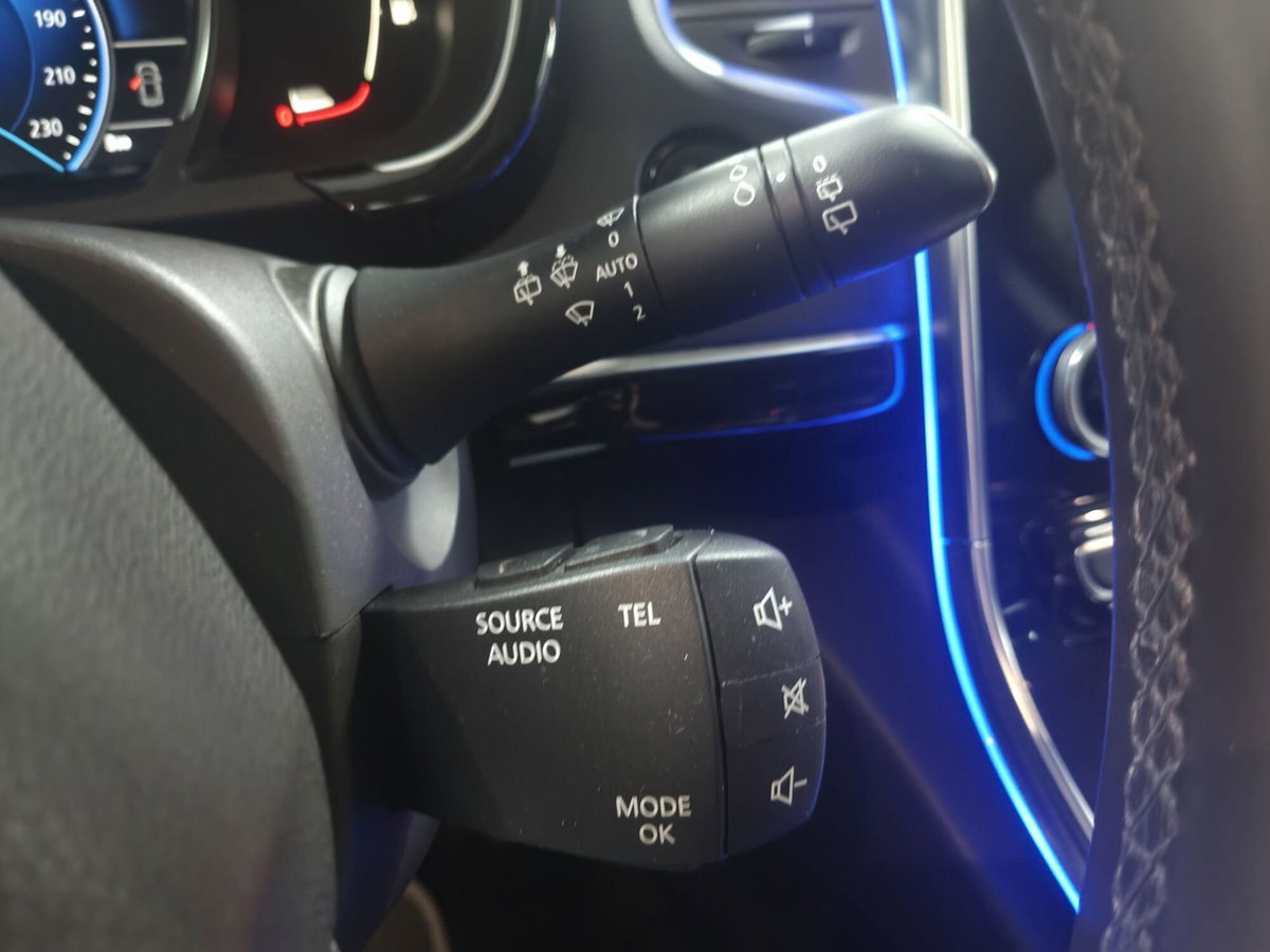 Renault Espace dCi 160CV EDC Energy Initiale Paris 4Control (11)
