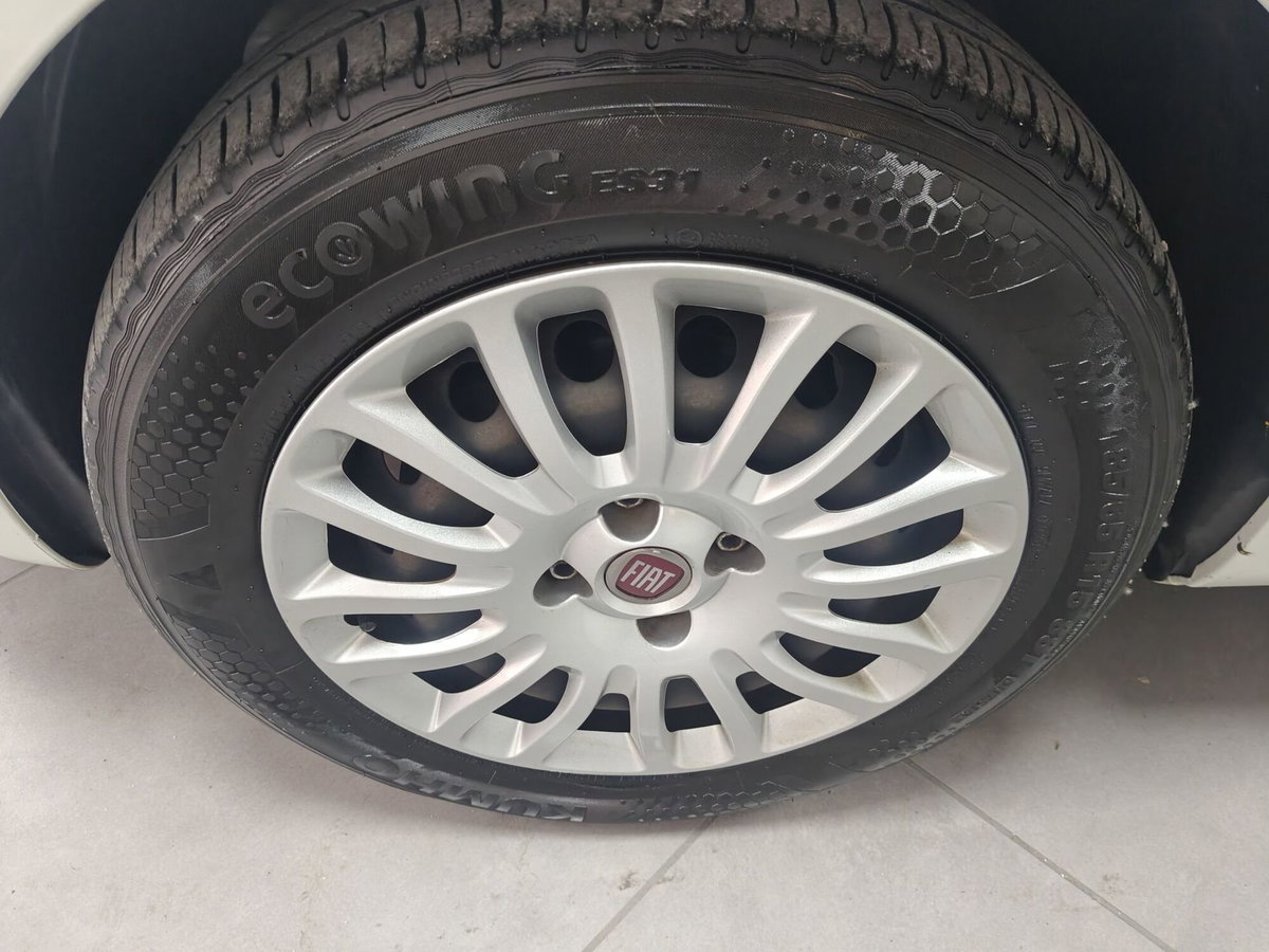 Fiat Punto 1.2 8V 3 porte Street (15)