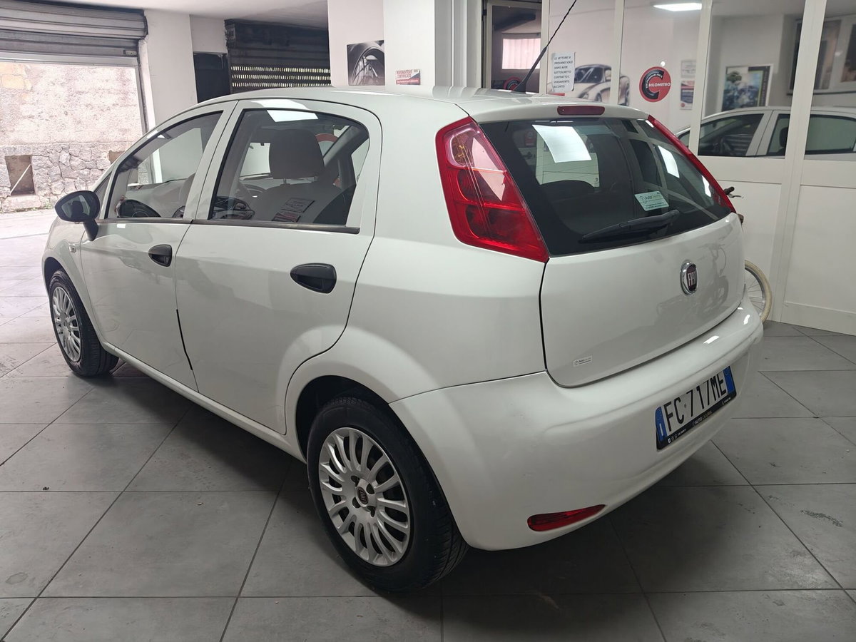 Fiat Punto 1.2 8V 3 porte Street (20)