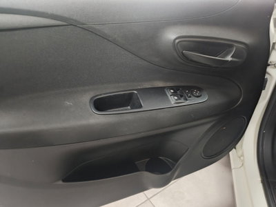 Fiat Punto 1.2 8V 3 porte Street (5)