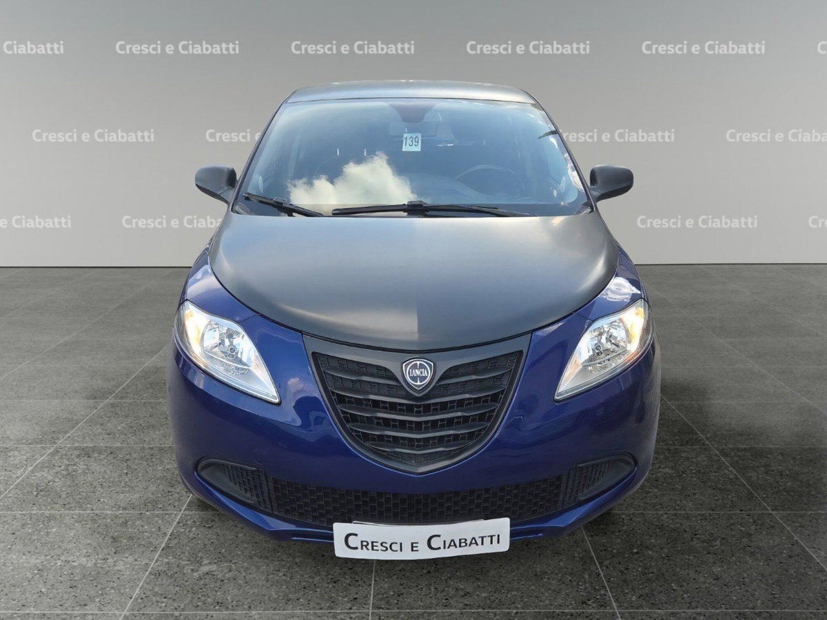 Lancia Ypsilon 1.2 69 CV 5 porte S Momodesign (2)