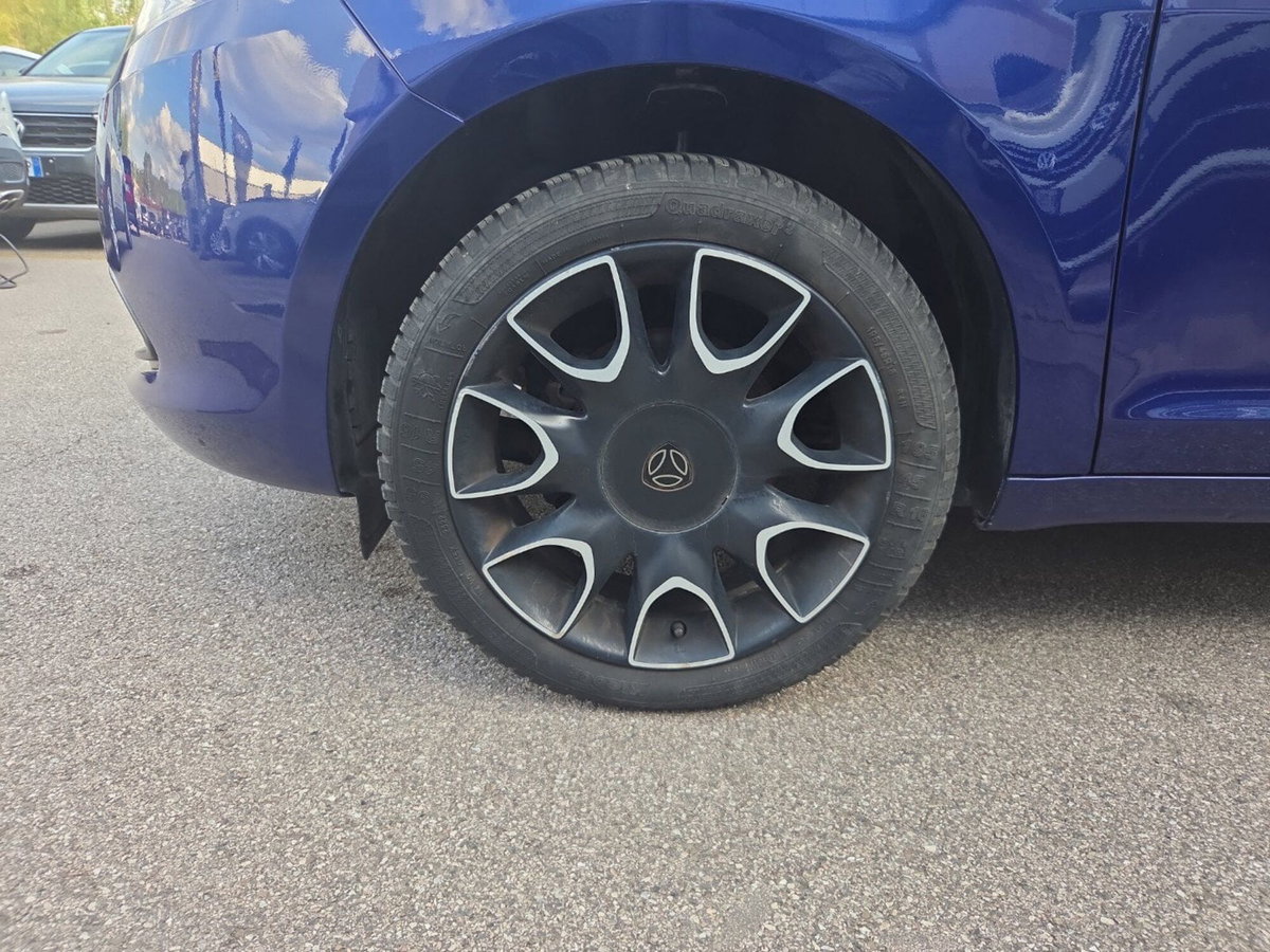 Lancia Ypsilon 1.2 69 CV 5 porte S Momodesign (7)