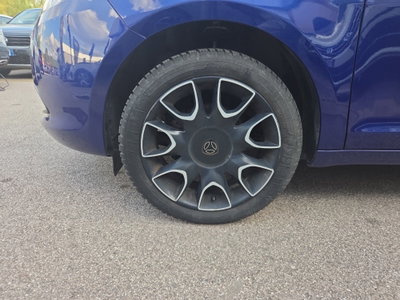 Lancia Ypsilon 1.2 69 CV 5 porte S Momodesign (7)